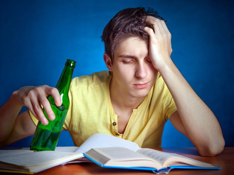 unavený študent s pivom ako prestať piť