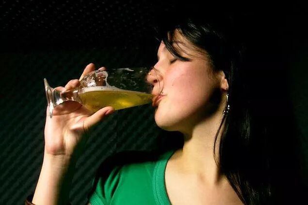 ženský pivný alkoholizmus