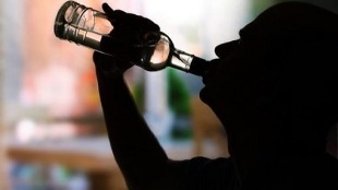 prvé príznaky a príznaky alkoholizmu
